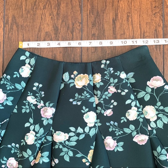 π₯~ Lauren Conrad Runway Green Floral Skirt Size 2 ~ π₯ - Picture 8 of 9